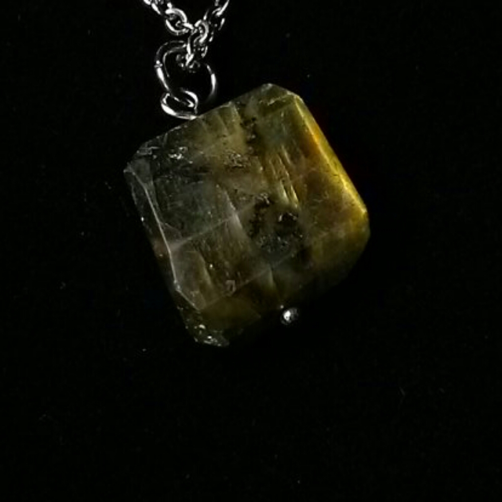 Labradorite Necklace - Picture 4 of 8